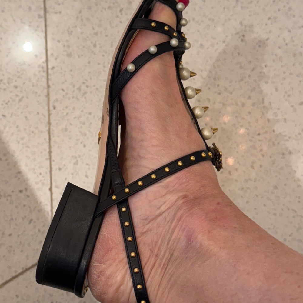 Gucci Black Sandals with Pearl and Gold Accents - Picture 3 of 6